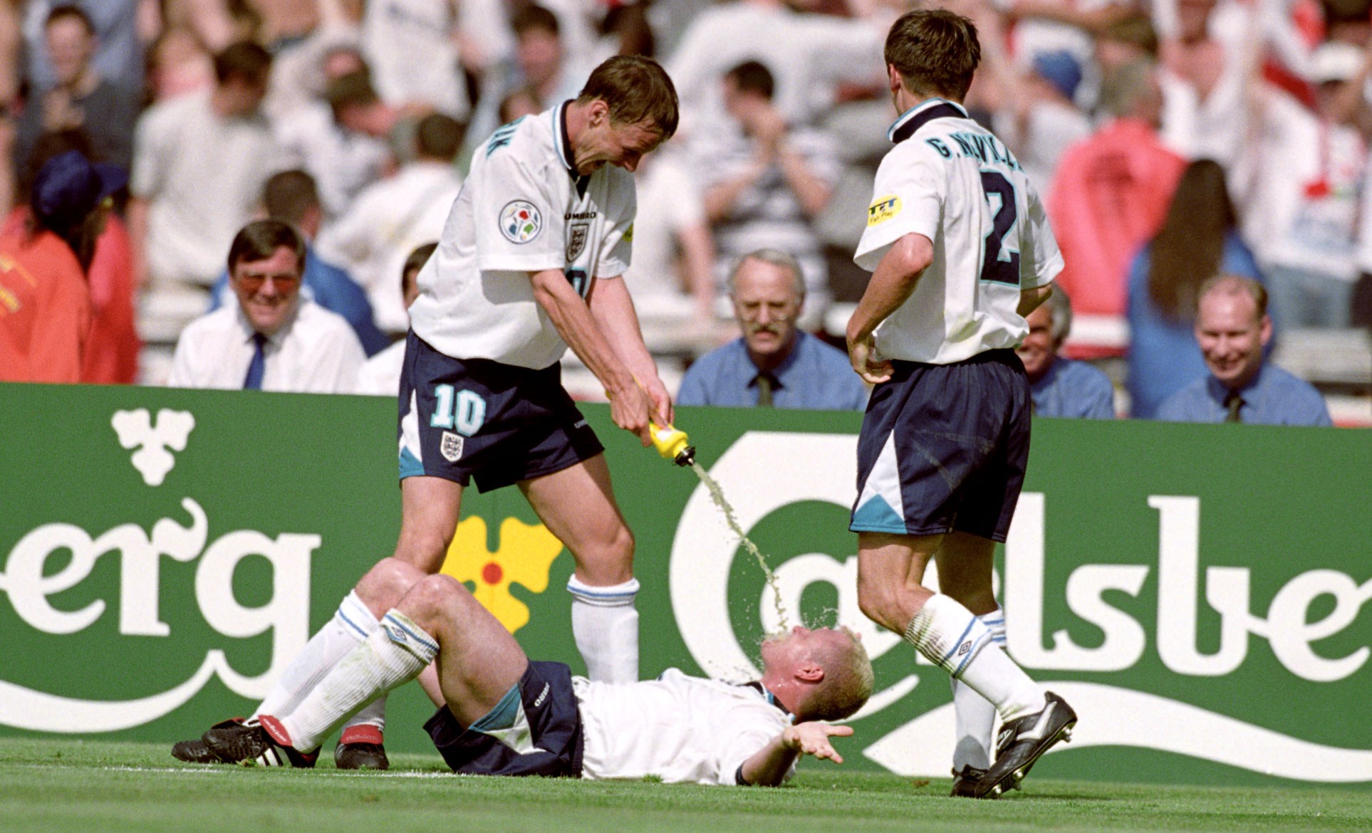 Paul-Gascoigne-con-compagni