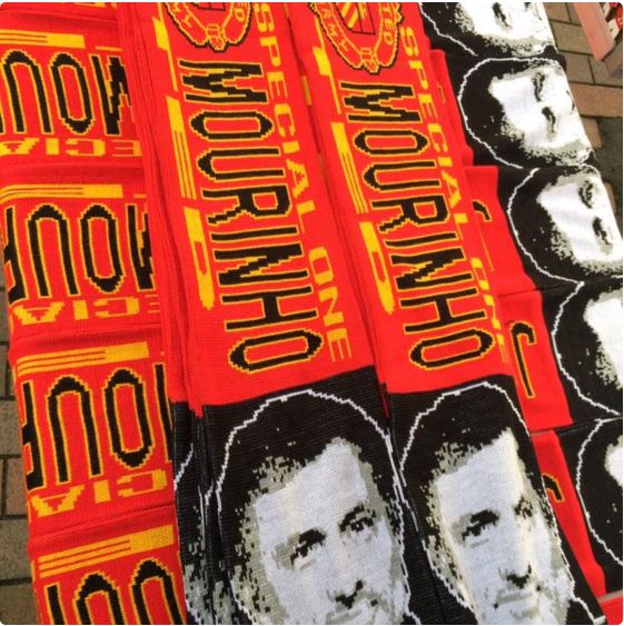 sciarpe Mourinho Old Trafford