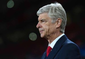 Lo sguardo pensieroso di Arsene Wenger