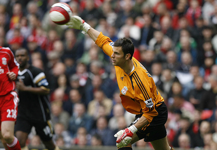 Liverpool's Daniele Padelli throws the ball during their English Premier League soccer match against Charlton Athletic in Liverpool May 13, 2007. NO ONLINE/INTERNET USE WITHOUT A LICENCE ENQUIRIES PLEASE TELEPHONE + 44 (0) 207 864 9000. REUTERS/Nigel Roddis (BRITAIN) Picture Supplied by Action Images *** Local Caption *** 2007-05-13T163945Z_01_LIV06_RTRIDSP_3_SOCCER-ENGLAND-LIVERPOOL-CHARLTONATHLETIC.jpg